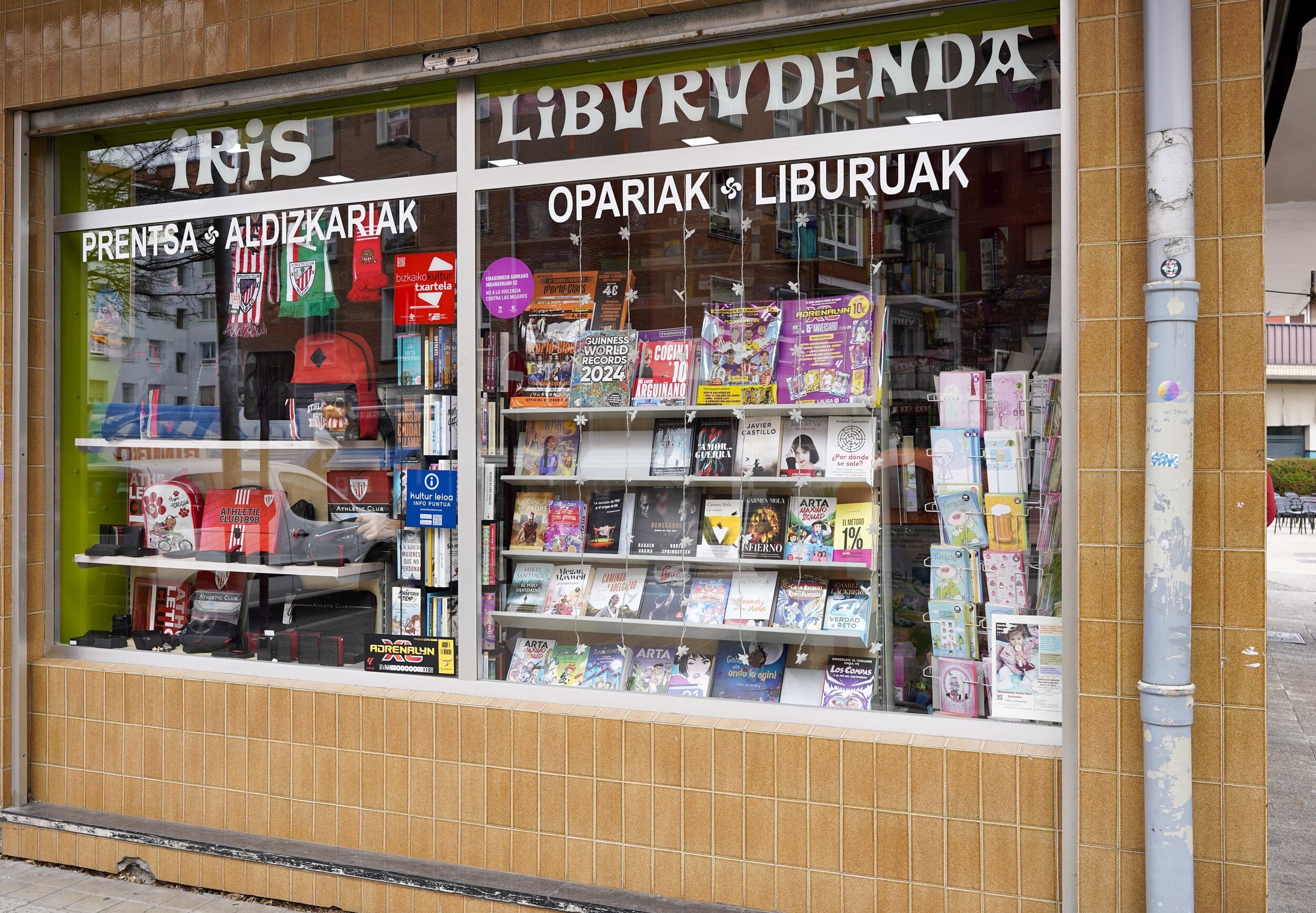 LIBRERÍA IRIS